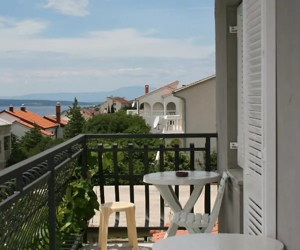 Apartman With Parking Space - 5529 Novi Vinodolski